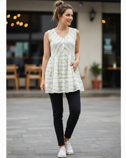 Short Top - Sleeveless Lehariya Print
